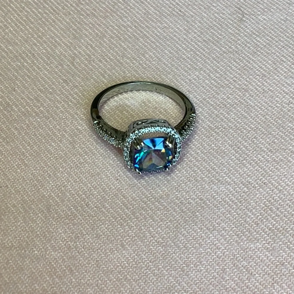 FINAL SALE PRICE Marked 925 Silver Mystic & White Topaz Ring - Picture 3 of 8